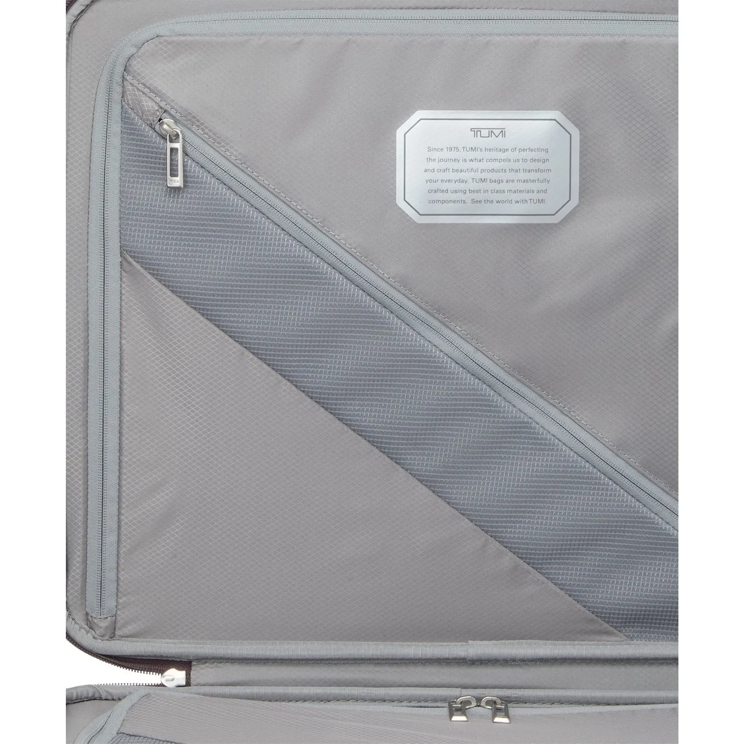 19 Degree Lite Continental 4 Wheel Carry-On