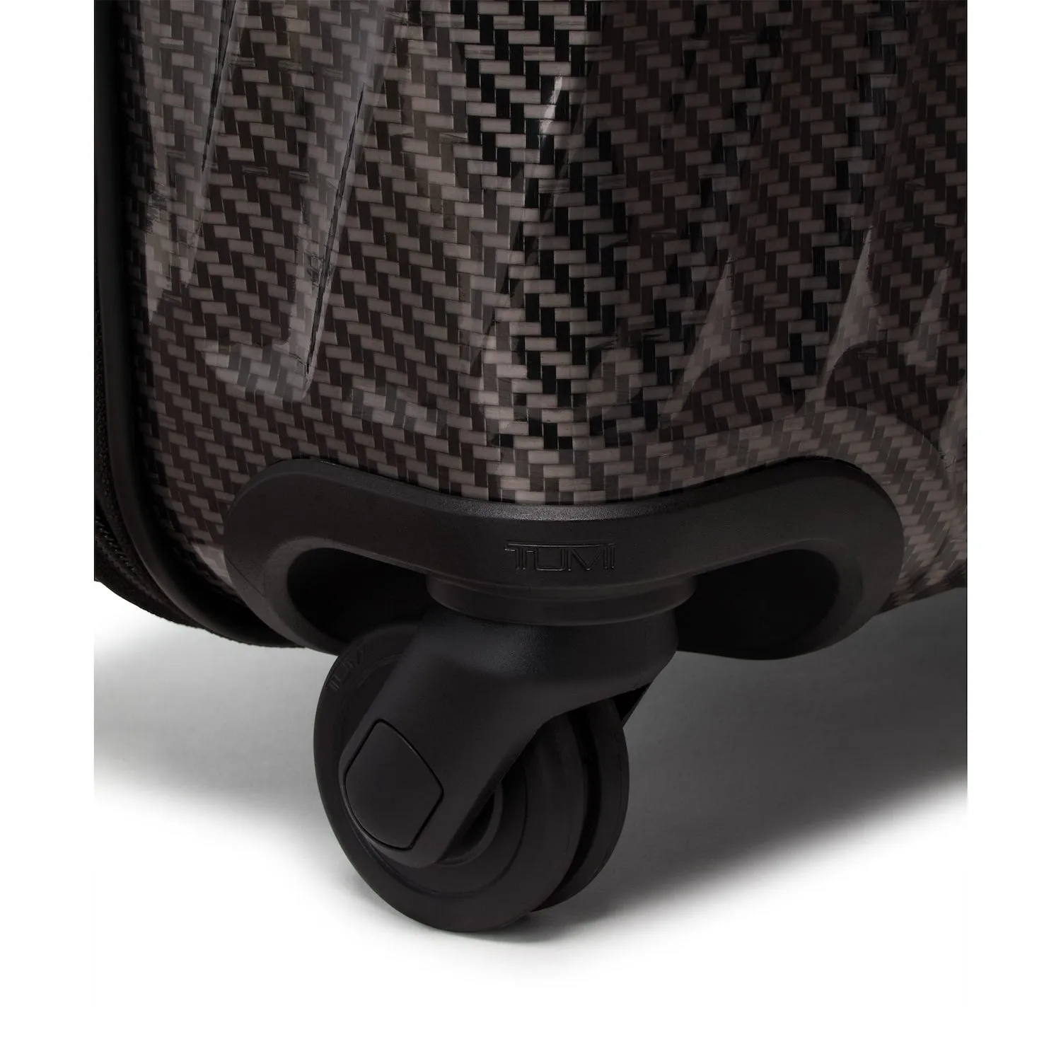 19 Degree Lite Continental 4 Wheel Carry-On