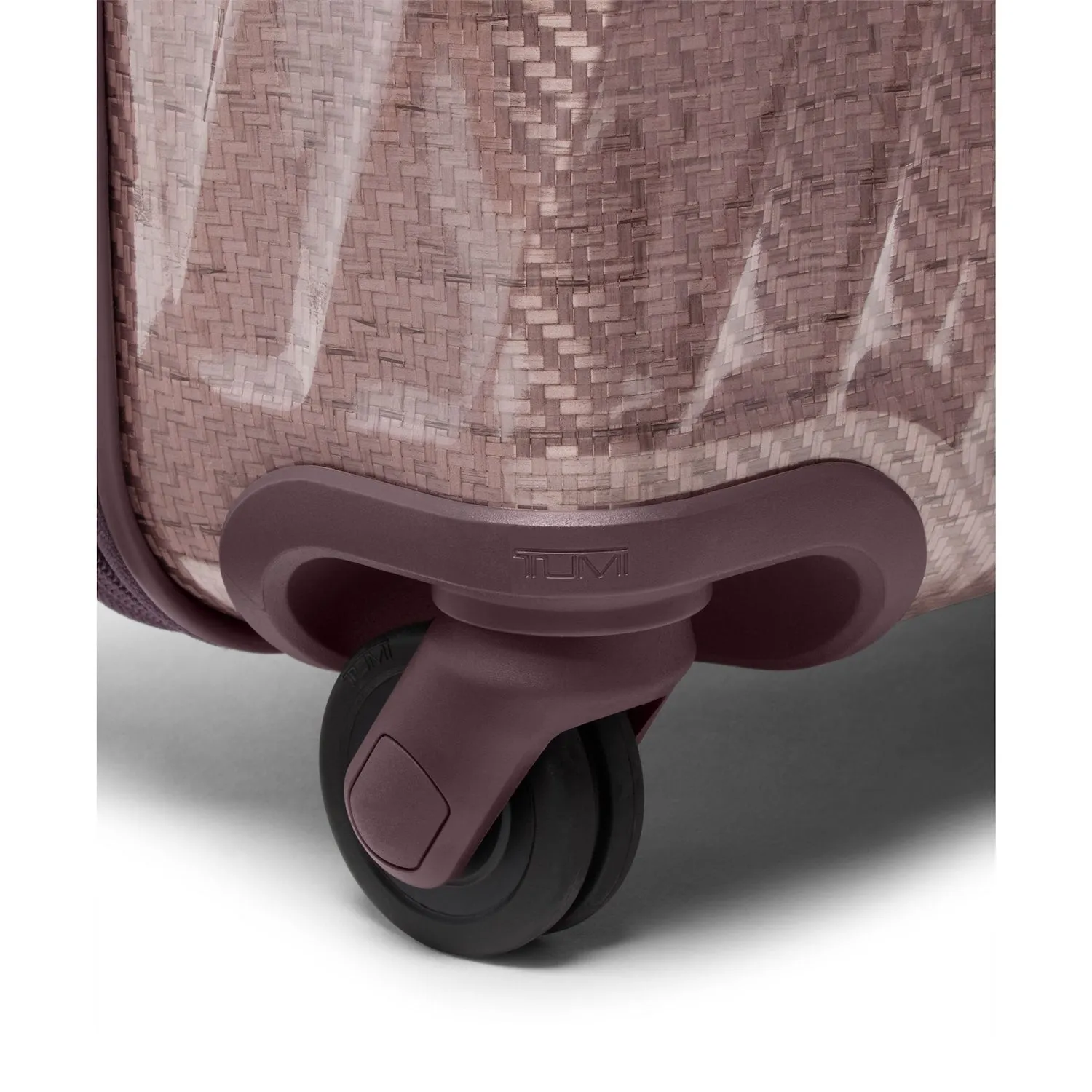 19 Degree Lite Continental 4 Wheel Carry-On