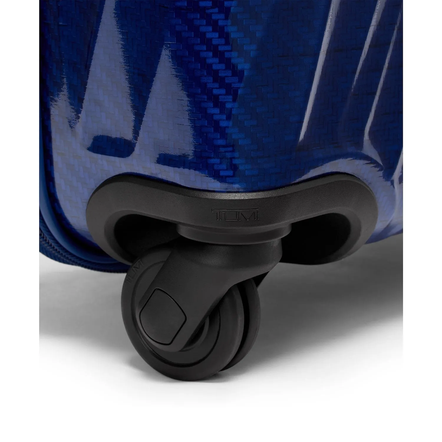 19 Degree Lite International 4 Wheel Carry-On