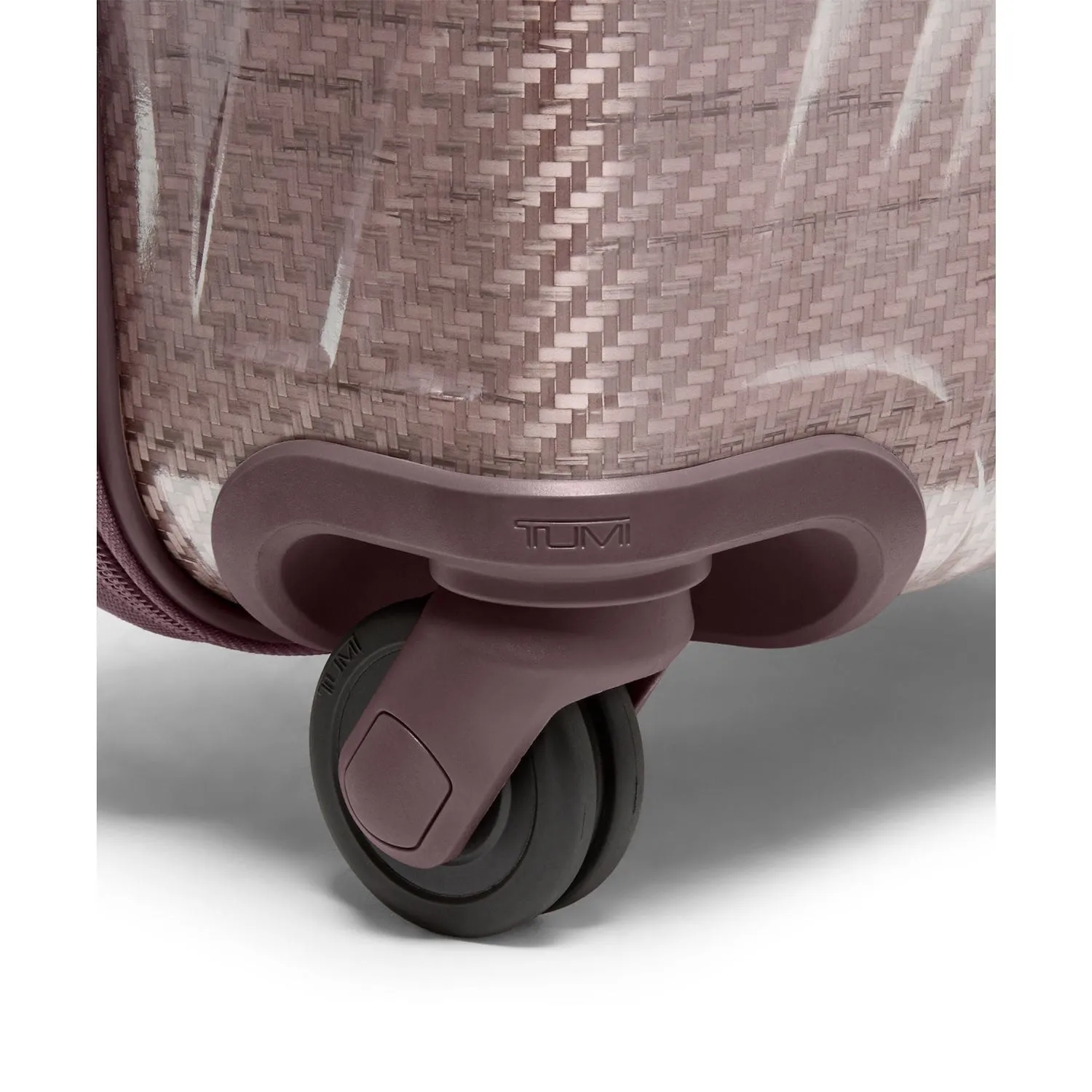 19 Degree Lite International 4 Wheel Carry-On