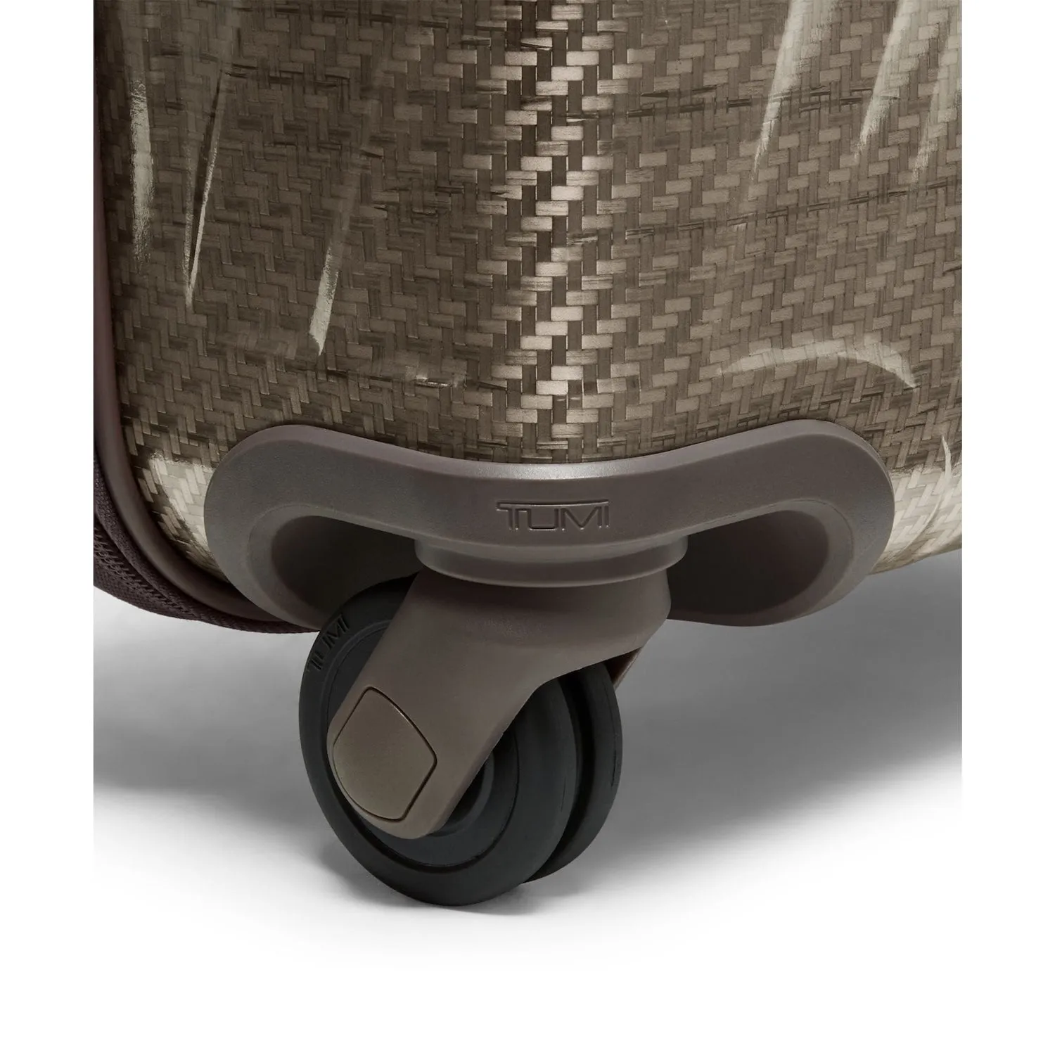 19 Degree Lite International 4 Wheel Carry-On